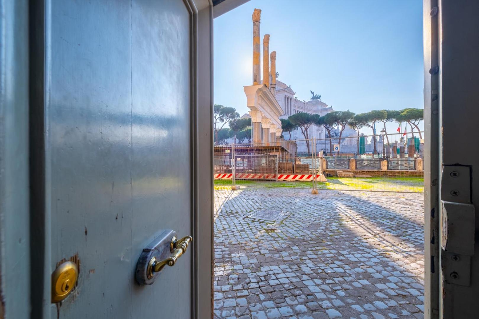 Elegant And Luxury Apartment @Altare Della Patria Rome Extérieur photo
