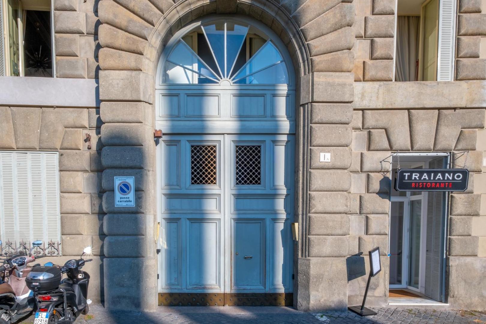 Elegant And Luxury Apartment @Altare Della Patria Rome Extérieur photo